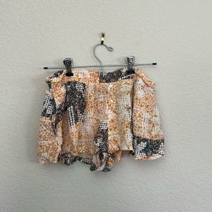 Light and flowy shorts size small